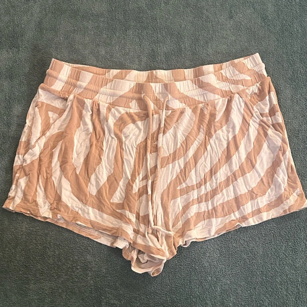 Animal Print Lounge Shorts XL - Picture 1 of 2